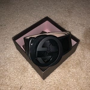 AUTHENTIC Men’s All Black Gucci Belt